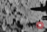 Standbild blinde Bombardierung United States USA, 1945, aus Sekunde 45 historischem Filmmaterial Videoclip 65675047379