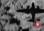 Standbild blinde Bombardierung United States USA, 1945, aus Sekunde 51 historischem Filmmaterial Videoclip 65675047379