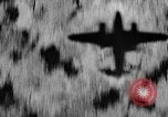 Standbild blinde Bombardierung United States USA, 1945, aus Sekunde 52 historischem Filmmaterial Videoclip 65675047379