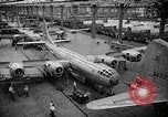 Standbild improvisierten Geräten United States USA, 1944, aus Sekunde 56 historischem Filmmaterial Videoclip 65675047388