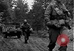 Standbild Amerikanische Infanterie im Zweiten Weltkrieg europäische Theater, 1944, aus Sekunde 20 historischem Filmmaterial Videoclip 65675047390