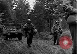 Standbild Amerikanische Infanterie im Zweiten Weltkrieg europäische Theater, 1944, aus Sekunde 21 historischem Filmmaterial Videoclip 65675047390