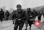 Standbild Amerikanische Infanterie im Zweiten Weltkrieg europäische Theater, 1944, aus Sekunde 41 historischem Filmmaterial Videoclip 65675047390
