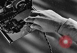 Standbild Leitung team United States USA, 1942, aus Sekunde 33 historischem Filmmaterial Videoclip 65675047391
