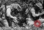 Standbild Dekontamination Methode United States USA, 1942, aus Sekunde 28 historischem Filmmaterial Videoclip 65675047395