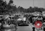 Standbild Vice President Richard Nixon und Frau Pat Nixon Caracas Venezuela, 1958, aus Sekunde 5 historischem Filmmaterial Videoclip 65675047398