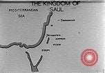 Image berger arabe joue instrument Palestine, 1941, de la seconde 11 séquences d'archives historiques vidéo 65675047419