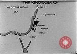 Image berger arabe joue instrument Palestine, 1941, de la seconde 15 séquences d'archives historiques vidéo 65675047419