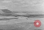 Image berger arabe joue instrument Palestine, 1941, de la seconde 29 séquences d'archives historiques vidéo 65675047419