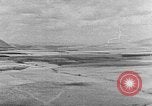 Image berger arabe joue instrument Palestine, 1941, de la seconde 30 séquences d'archives historiques vidéo 65675047419