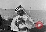Image berger arabe joue instrument Palestine, 1941, de la seconde 42 séquences d'archives historiques vidéo 65675047419