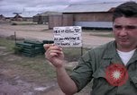 Standbild M-110 SP 8-Zoll howitzer Cu Chi Vietnam, 1967, aus Sekunde 3 historischem Filmmaterial Videoclip 65675047442