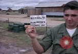 Standbild M-110 SP 8-Zoll howitzer Cu Chi Vietnam, 1967, aus Sekunde 4 historischem Filmmaterial Videoclip 65675047442