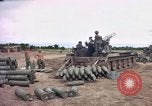 Standbild M-110 SP 8-Zoll howitzer Cu Chi Vietnam, 1967, aus Sekunde 6 historischem Filmmaterial Videoclip 65675047442