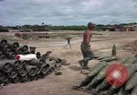 Standbild M-110 SP 8-Zoll howitzer Cu Chi Vietnam, 1967, aus Sekunde 20 historischem Filmmaterial Videoclip 65675047442