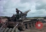 Standbild M-110 SP 8-Zoll howitzer Cu Chi Vietnam, 1967, aus Sekunde 30 historischem Filmmaterial Videoclip 65675047442