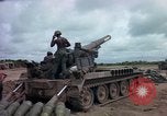 Standbild M-110 SP 8-Zoll howitzer Cu Chi Vietnam, 1967, aus Sekunde 31 historischem Filmmaterial Videoclip 65675047442