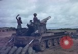 Standbild M-110 SP 8-Zoll howitzer Cu Chi Vietnam, 1967, aus Sekunde 41 historischem Filmmaterial Videoclip 65675047442