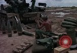Standbild M-110 SP 8-Zoll howitzer Cu Chi Vietnam, 1967, aus Sekunde 47 historischem Filmmaterial Videoclip 65675047442