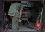 Standbild Field Artillery Digital Automatic Computer Cu Chi Vietnam, 1967, aus Sekunde 24 historischem Filmmaterial Videoclip 65675047443