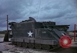 Immagine di Fire direzione Centro sandbagged bunker Cu Chi Vietnam, 1967, secondo 38 filmato di repertorio 65675047445