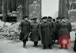 Image maréchal Georgi Zhukov tours Berlin Berlin Allemagne, 1945, de la seconde 29 séquences d'archives historiques vidéo 65675047457
