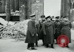Image maréchal Georgi Zhukov tours Berlin Berlin Allemagne, 1945, de la seconde 30 séquences d'archives historiques vidéo 65675047457