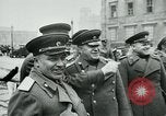 Image maréchal Georgi Zhukov tours Berlin Berlin Allemagne, 1945, de la seconde 32 séquences d'archives historiques vidéo 65675047457
