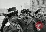 Image maréchal Georgi Zhukov tours Berlin Berlin Allemagne, 1945, de la seconde 34 séquences d'archives historiques vidéo 65675047457