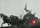 Image maréchal Georgi Zhukov tours Berlin Berlin Allemagne, 1945, de la seconde 36 séquences d'archives historiques vidéo 65675047457