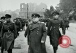 Image maréchal Georgi Zhukov tours Berlin Berlin Allemagne, 1945, de la seconde 48 séquences d'archives historiques vidéo 65675047457