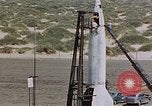 Immagine di Il tedesco V-2 rocket White Sands New Mexico USA, 1946, secondo 45 filmato di repertorio 65675047463
