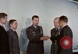 Standbild air force Offiziere Denver Colorado USA, 1958, aus Sekunde 6 historischem Filmmaterial Videoclip 65675047479