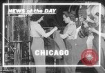 Standbild Frauen Krieg Arbeiter Moden Chicago Illinois USA, 1943, aus Sekunde 6 historischem Filmmaterial Videoclip 65675047522