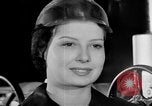 Standbild Frauen Krieg Arbeiter Moden Chicago Illinois USA, 1943, aus Sekunde 29 historischem Filmmaterial Videoclip 65675047522