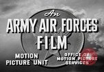 Standbild Bildung der P-38 in Zweiten Weltkrieg Deutschland, 1945, aus Sekunde 3 historischem Filmmaterial Videoclip 65675047527