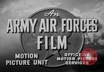 Standbild Bildung der P-38 in Zweiten Weltkrieg Deutschland, 1945, aus Sekunde 10 historischem Filmmaterial Videoclip 65675047527