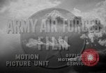 Standbild Bildung der P-38 in Zweiten Weltkrieg Deutschland, 1945, aus Sekunde 11 historischem Filmmaterial Videoclip 65675047527