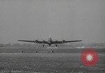 Standbild B-17 Flying Fortress Ebenen Schweinfurt Deutschland, 1943, aus Sekunde 8 historischem Filmmaterial Videoclip 65675047528