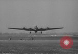 Standbild B-17 Flying Fortress Ebenen Schweinfurt Deutschland, 1943, aus Sekunde 9 historischem Filmmaterial Videoclip 65675047528