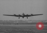 Standbild B-17 Flying Fortress Ebenen Schweinfurt Deutschland, 1943, aus Sekunde 10 historischem Filmmaterial Videoclip 65675047528