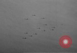 Standbild B-17 Flying Fortress Ebenen Schweinfurt Deutschland, 1943, aus Sekunde 25 historischem Filmmaterial Videoclip 65675047528