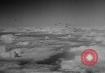 Standbild B-17 Flying Fortress Ebenen Schweinfurt Deutschland, 1943, aus Sekunde 58 historischem Filmmaterial Videoclip 65675047528