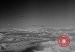 Standbild B-17 Flying Fortress Ebenen Schweinfurt Deutschland, 1943, aus Sekunde 62 historischem Filmmaterial Videoclip 65675047528