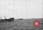 Standbild USA Konvoi Saipan Nördliche Marianen, 1944, aus Sekunde 54 historischem Filmmaterial Videoclip 65675047535