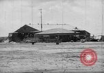 Standbild erfasst japanischen Flugplatz in Zweiten Weltkrieg Aslito Flugplatz Saipan Marianen, 1944, aus Sekunde 15 historischem Filmmaterial Videoclip 65675047536