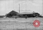 Standbild erfasst japanischen Flugplatz in Zweiten Weltkrieg Aslito Flugplatz Saipan Marianen, 1944, aus Sekunde 16 historischem Filmmaterial Videoclip 65675047536