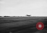 Standbild P-47s von 318 Fighter Group Ankunft in Saipan Saipan Marianen, 1944, aus Sekunde 54 historischem Filmmaterial Videoclip 65675047539