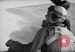 Standbild 318 Fighter Group Personal Saipan Nördliche Marianen, 1944, aus Sekunde 31 historischem Filmmaterial Videoclip 65675047540