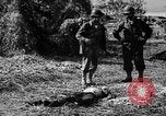 Standbild US-Truppen einrichten Camp auf beschlagnahmte japanische base Aslito Flugplatz Saipan Marianen, 1944, aus Sekunde 60 historischem Filmmaterial Videoclip 65675047542